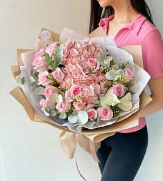 Букет "Милана" из гортензий и роз