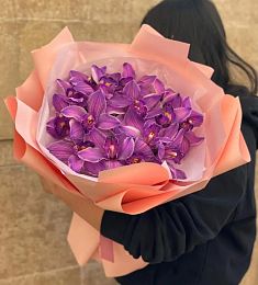 Букет из 19 орхидей