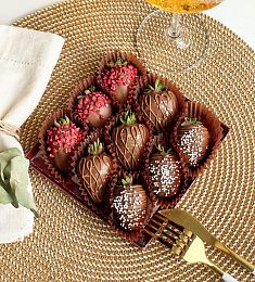 Клубничный бокс "Конфитюр" клубника в молочном шоколаде