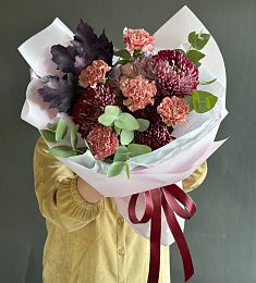  Композиция "Abigale" из гвоздики гортензии и хризантем