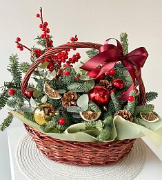 Новогодний декор из нобилиса. Корзина «Зимние чудеса»