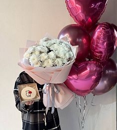 Сет "Превосходство" c 7 шарами букетом хризантем и бенто тортиком