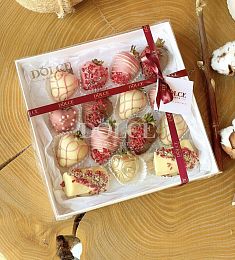 Клубничный бокс "13 причин"