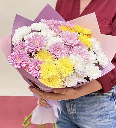 Букет из 9  кустовых хризантем микс 