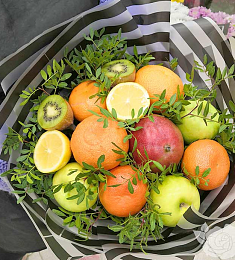 Букет из фруктов и цветов "Гаваи"