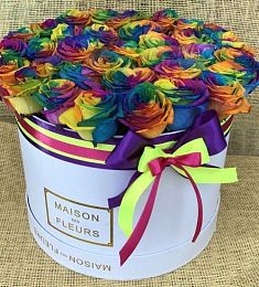 Коробка с радужной розой