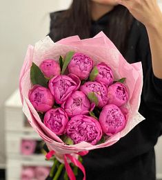 11 ярких голландских пионов в оформлении