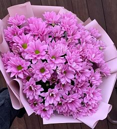 Букет из 9 ярких розовых кустовых хризантем